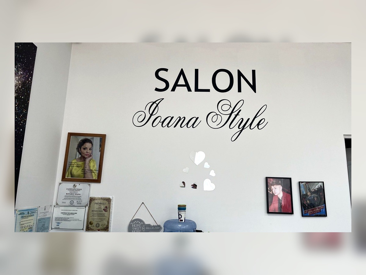 Salon Ioana Style wall logo
